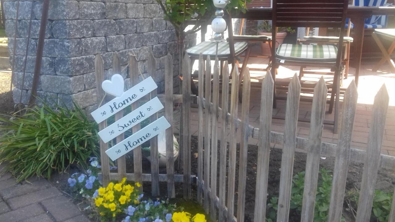 Gasthaus Knudsen Utersum Esterno foto