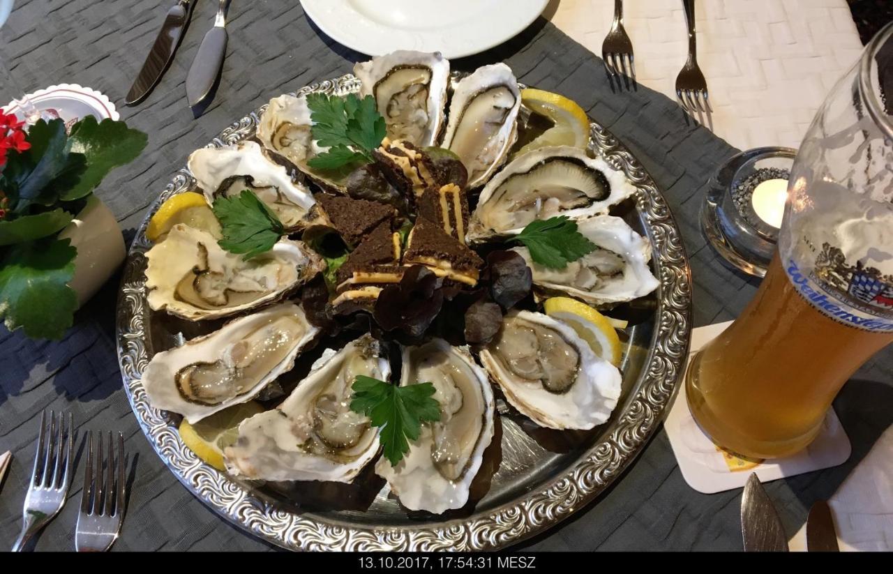 Gasthaus Knudsen Utersum Esterno foto